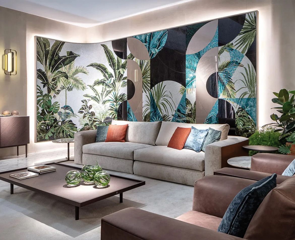 Mosaico tropicale a parete con motivi verdi e blu