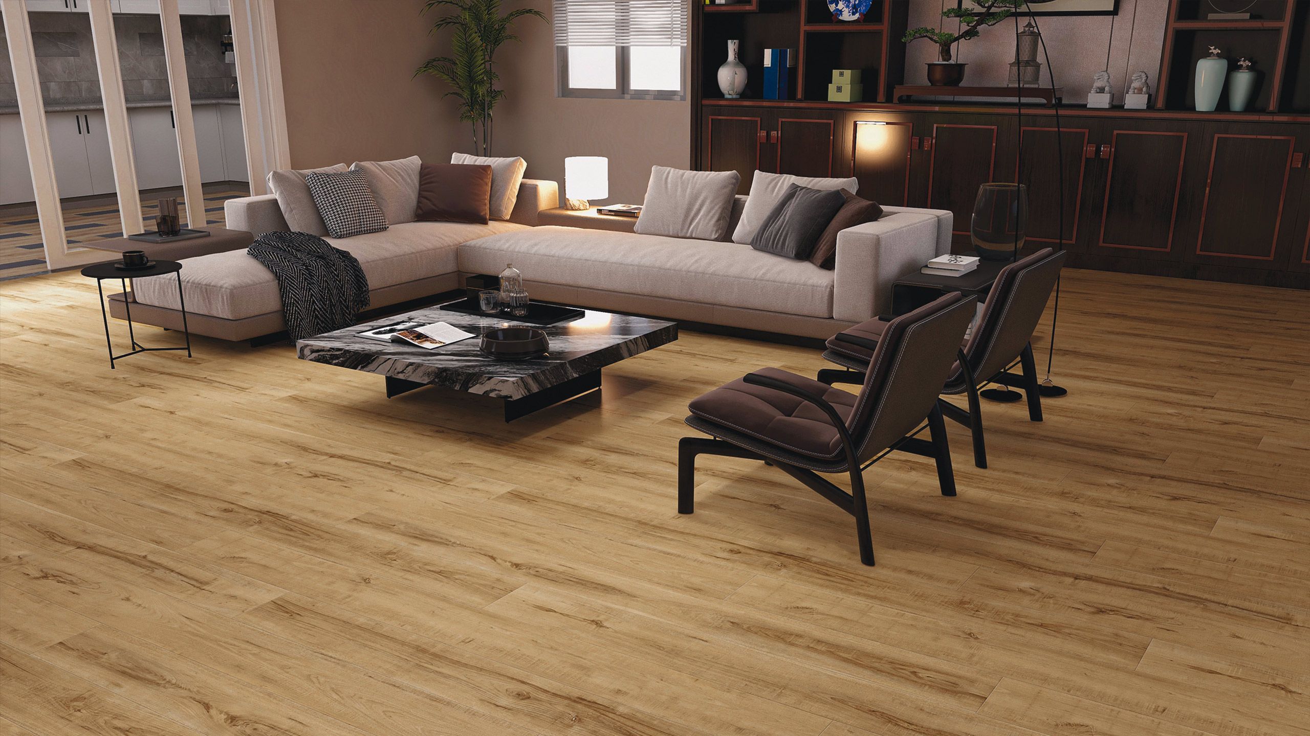 Pavimento in SPC effetto legno chiaro in un elegante soggiorno moderno con divano ad angolo e tavolino in marmo